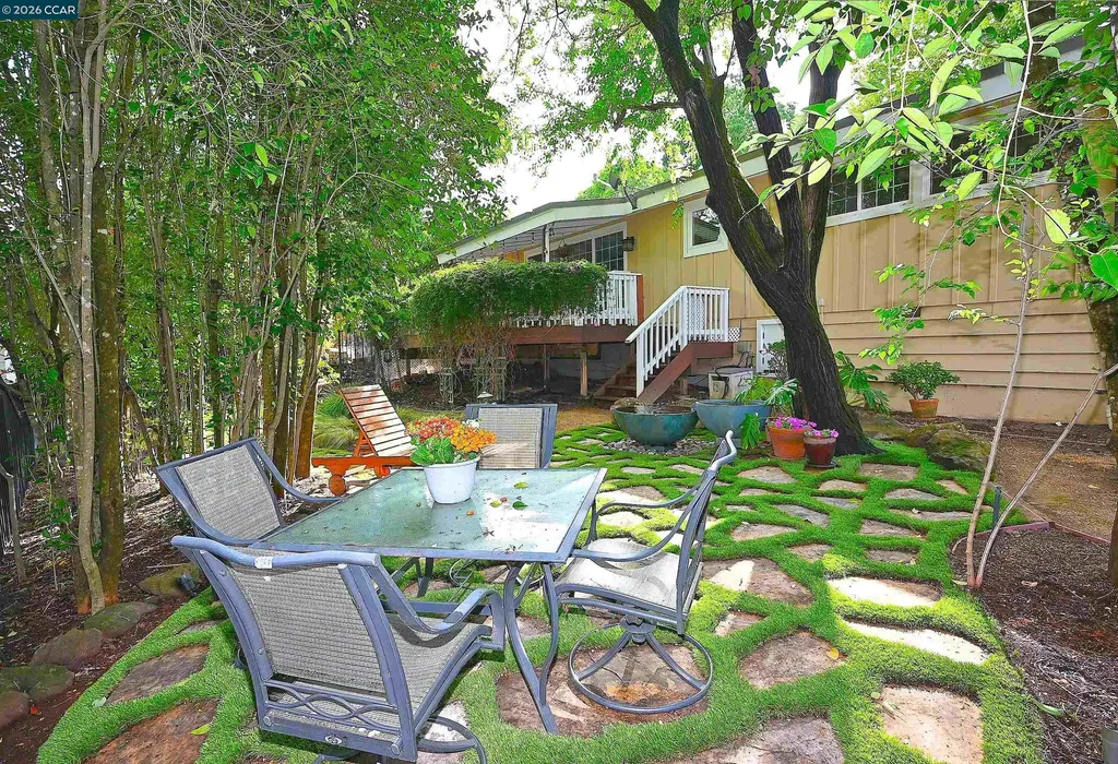 15 Vista Hermosa Walnut Creek CA 94597