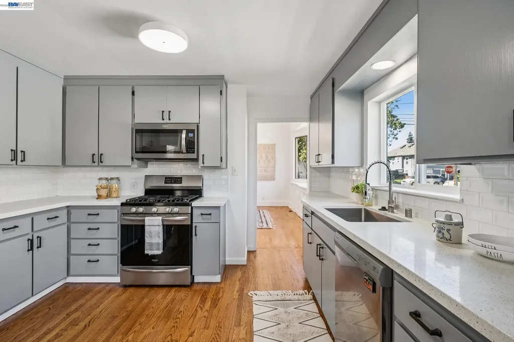 2135 Buena Vista Avenue Alameda CA 94501