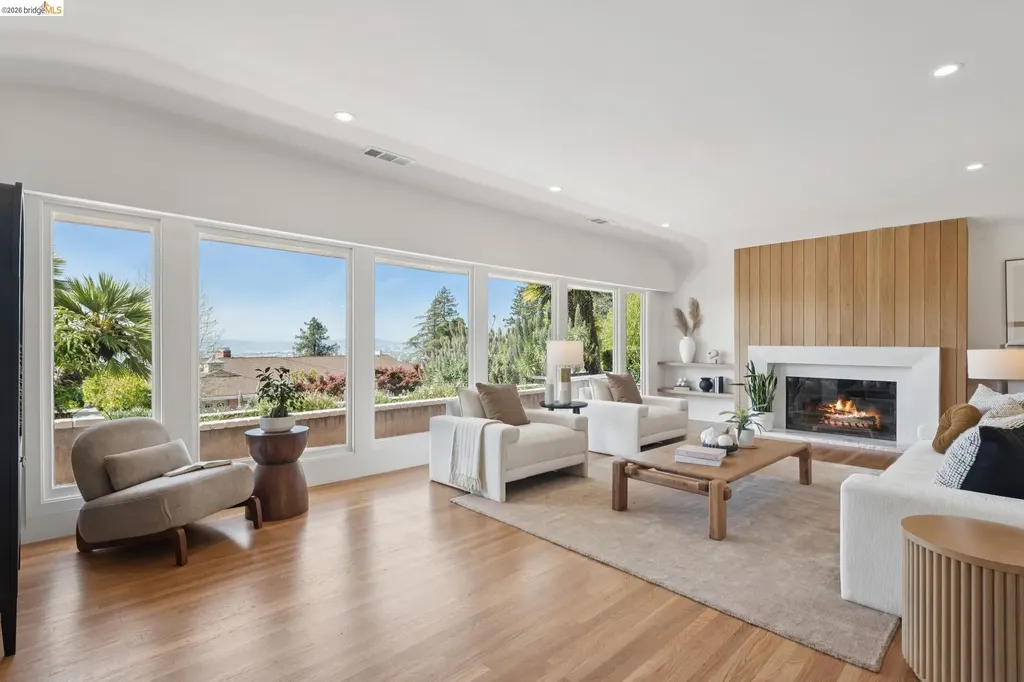 246 Pershing Drive Oakland CA 94611