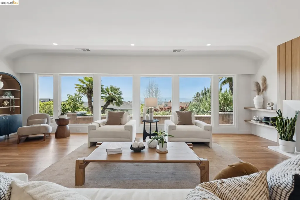 246 Pershing Drive Oakland CA 94611