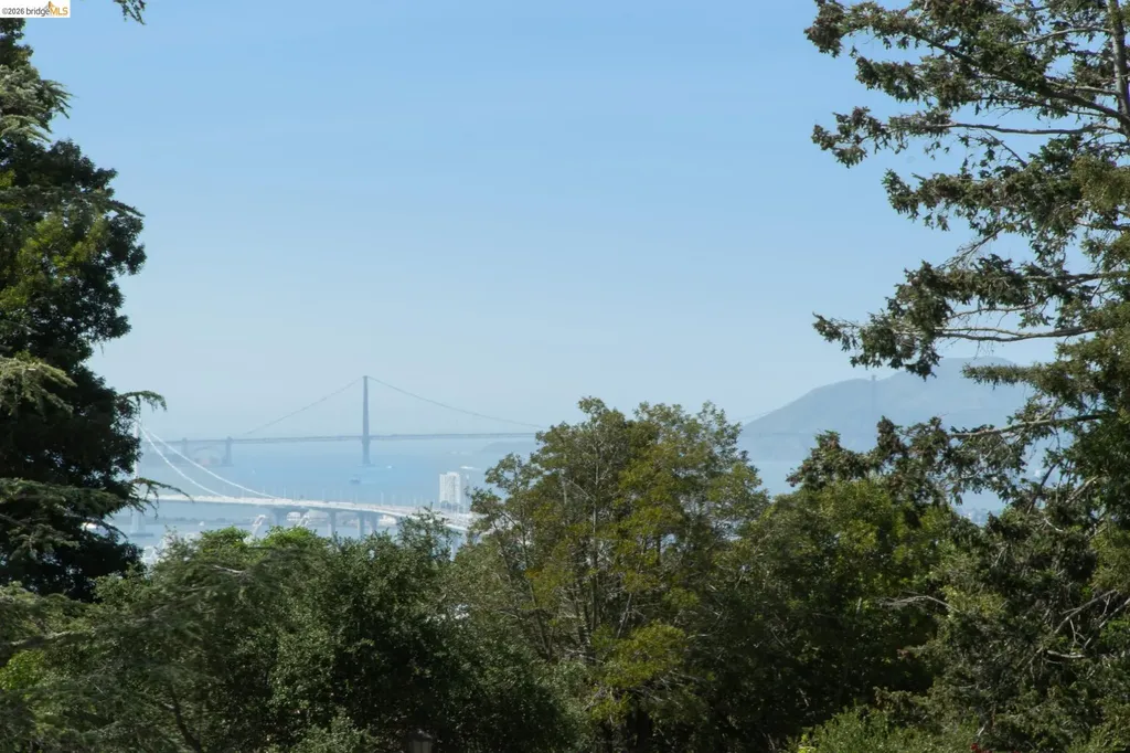 246 Pershing Drive Oakland CA 94611