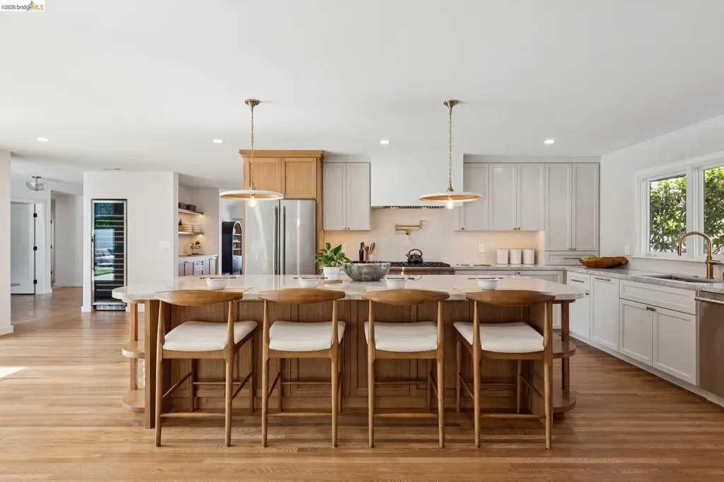 246 Pershing Drive Oakland CA 94611