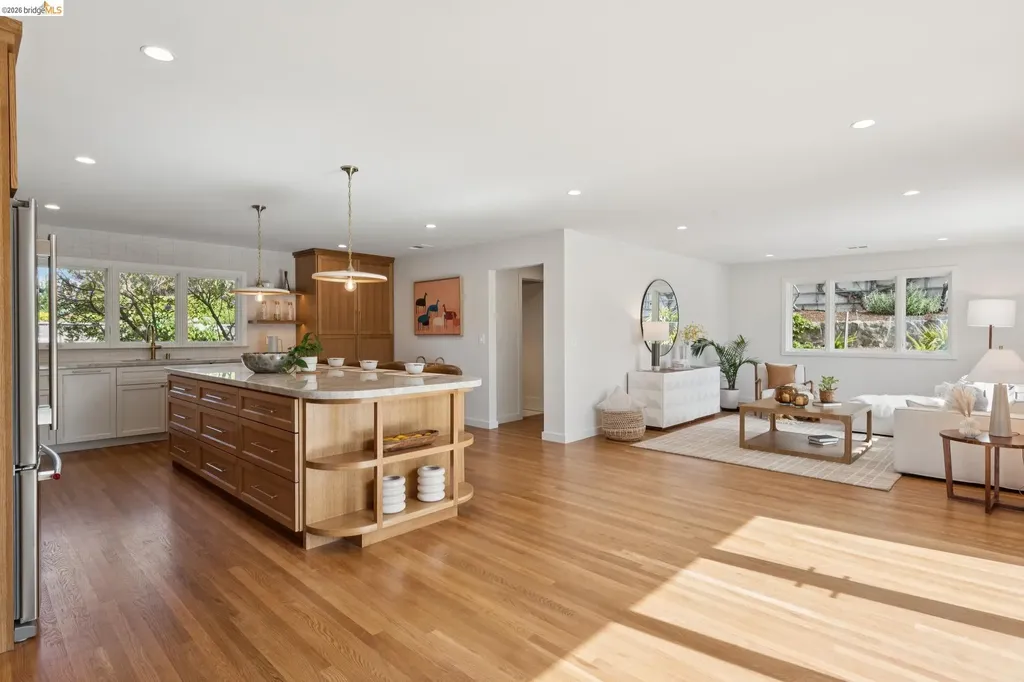 246 Pershing Drive Oakland CA 94611