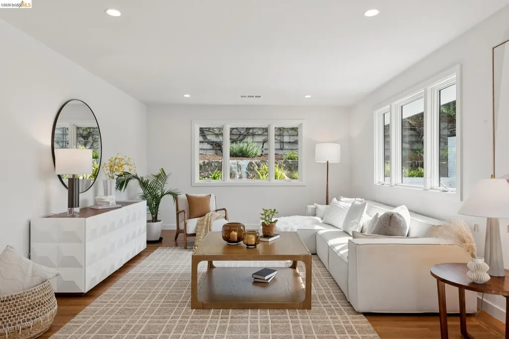 246 Pershing Drive Oakland CA 94611