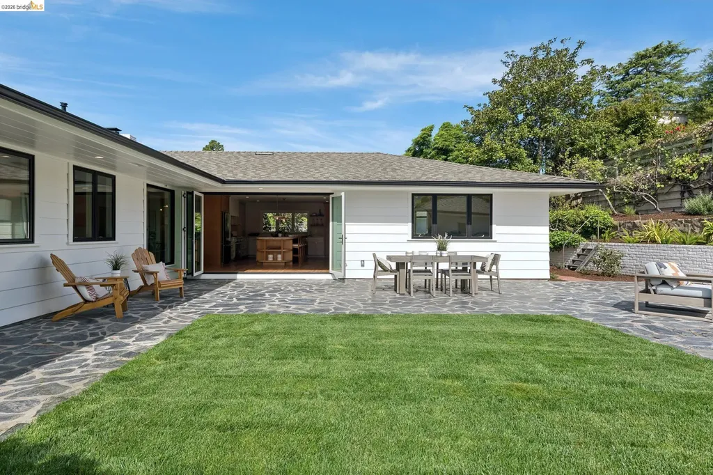 246 Pershing Drive Oakland CA 94611