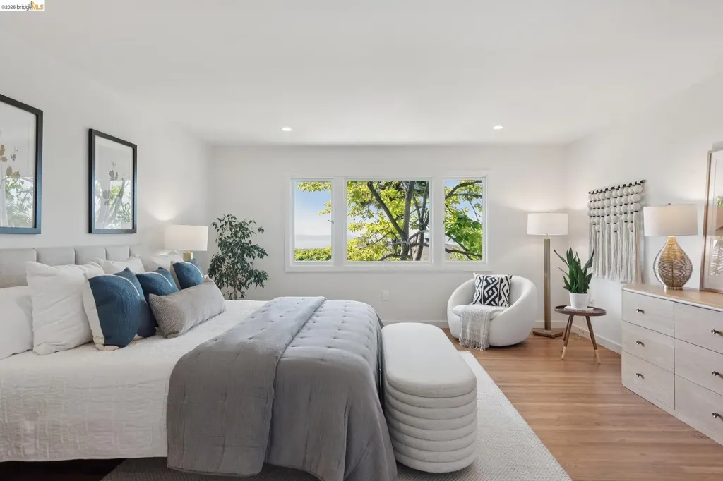 246 Pershing Drive Oakland CA 94611