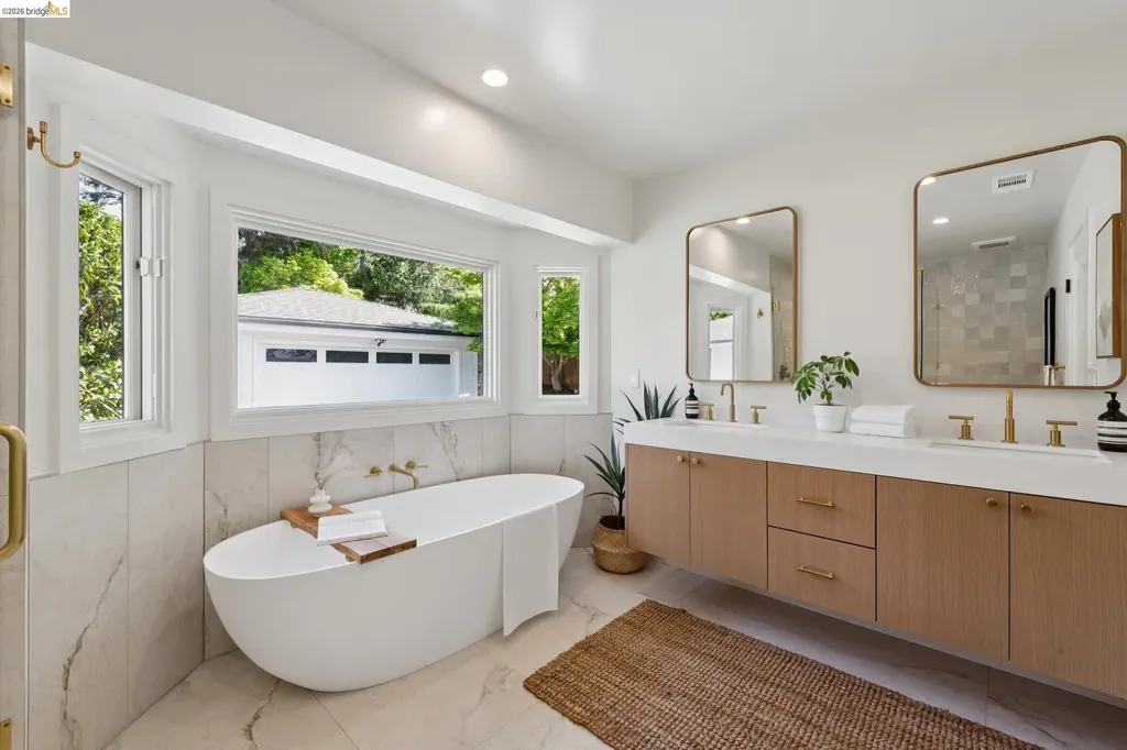 246 Pershing Drive Oakland CA 94611