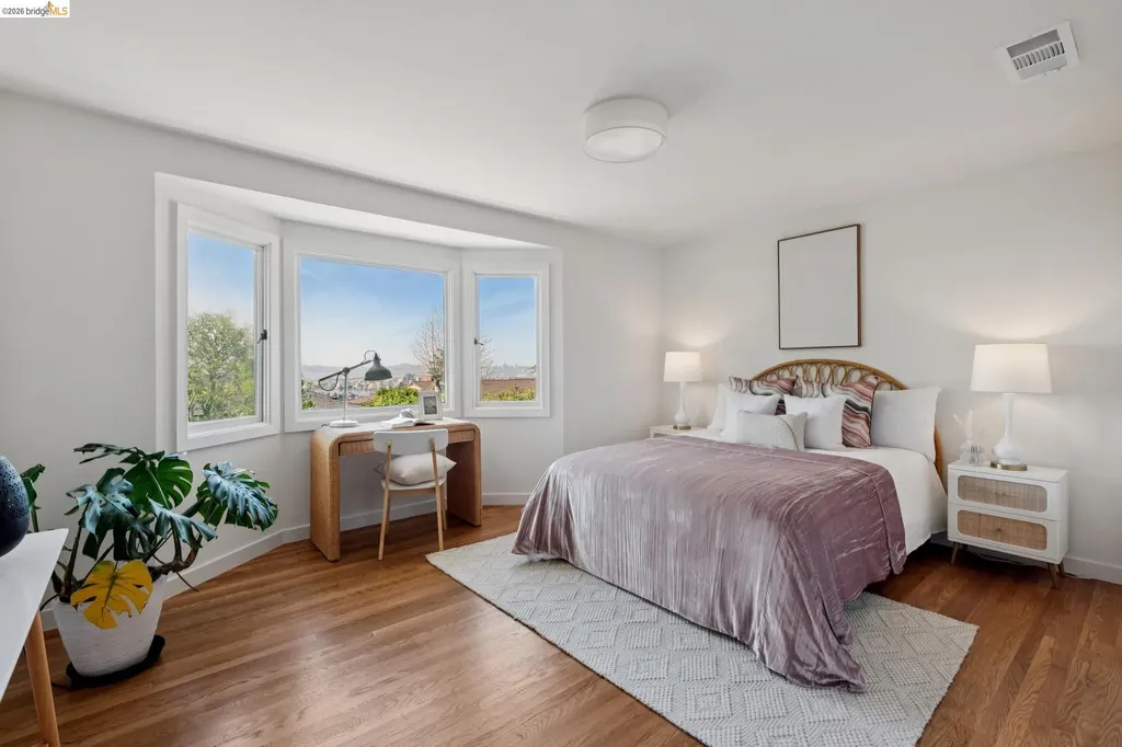 246 Pershing Drive Oakland CA 94611