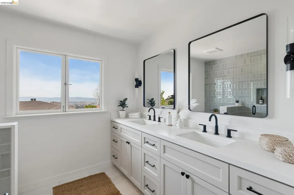 246 Pershing Drive Oakland CA 94611