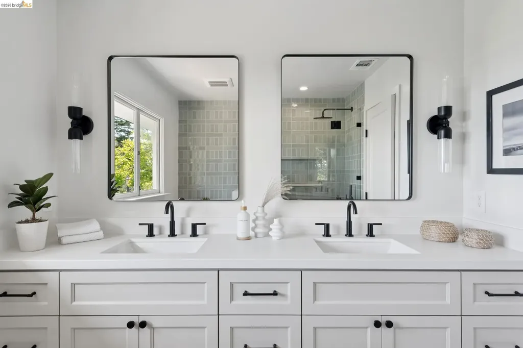 246 Pershing Drive Oakland CA 94611