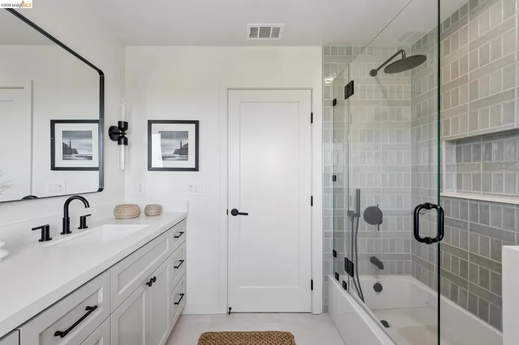 246 Pershing Drive Oakland CA 94611