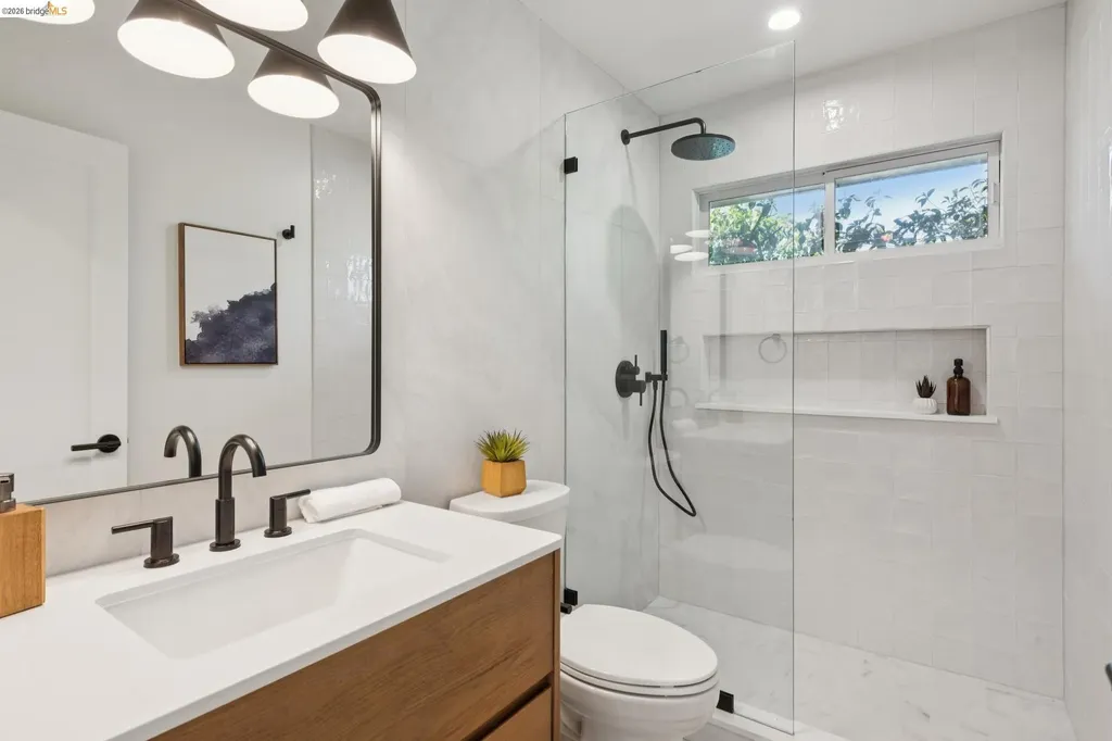 246 Pershing Drive Oakland CA 94611