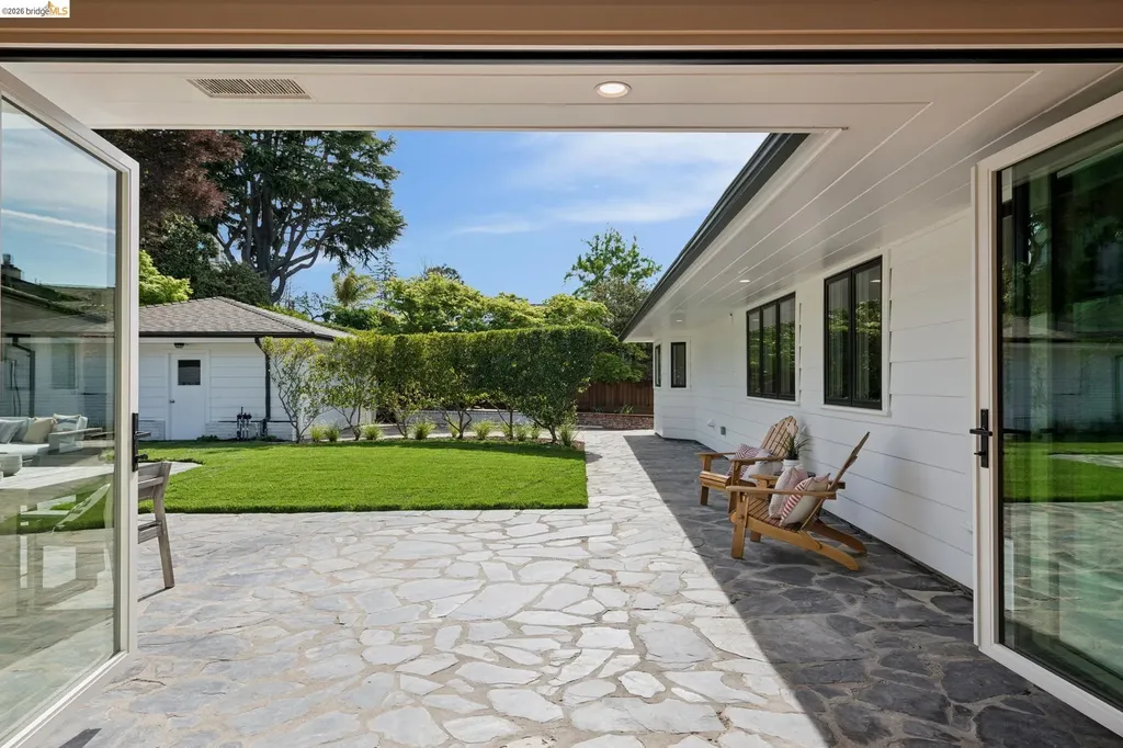246 Pershing Drive Oakland CA 94611