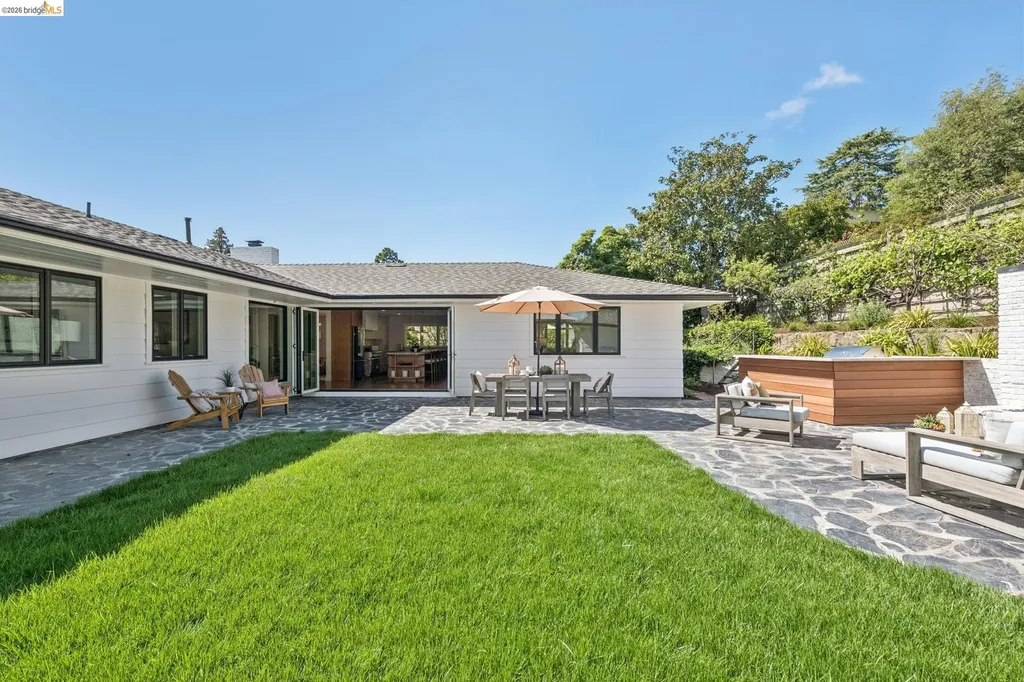 246 Pershing Drive Oakland CA 94611