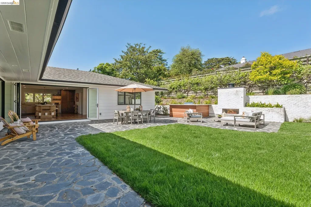 246 Pershing Drive Oakland CA 94611