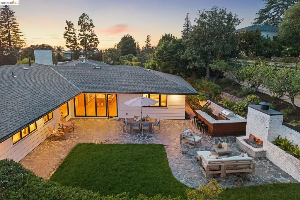 246 Pershing Drive Oakland CA 94611