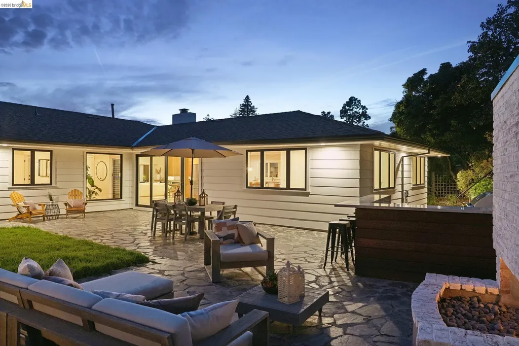 246 Pershing Drive Oakland CA 94611