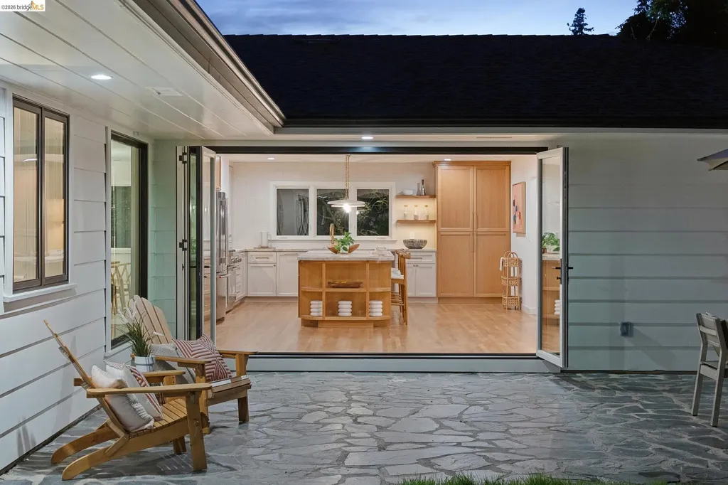 246 Pershing Drive Oakland CA 94611