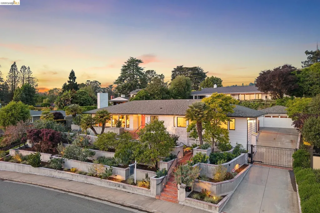246 Pershing Drive Oakland CA 94611