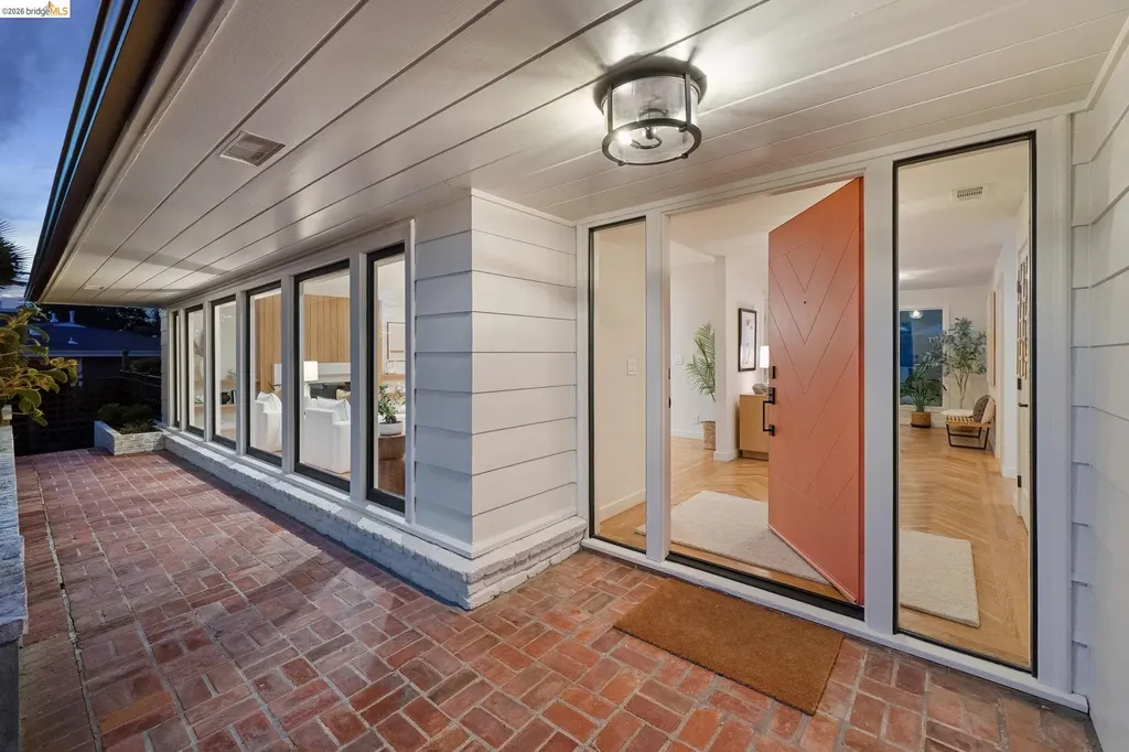 246 Pershing Drive Oakland CA 94611