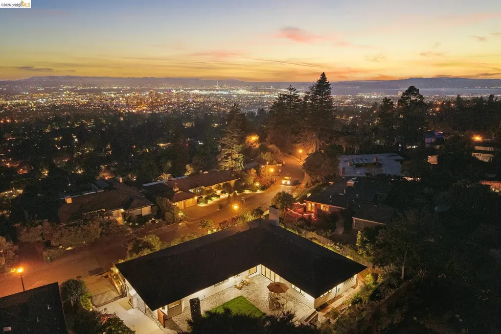 246 Pershing Drive Oakland CA 94611