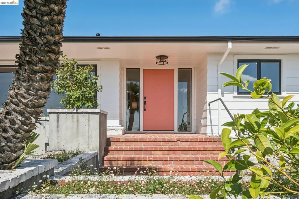 246 Pershing Drive Oakland CA 94611