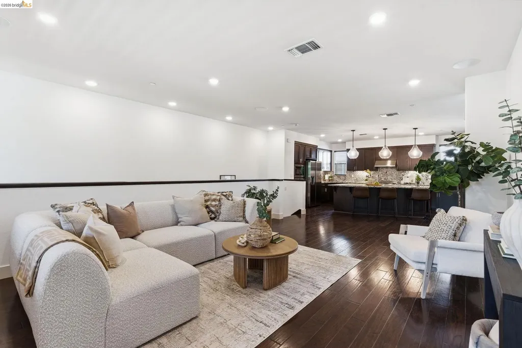 475 Mitchell Avenue Alameda CA 94501
