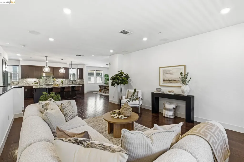 475 Mitchell Avenue Alameda CA 94501