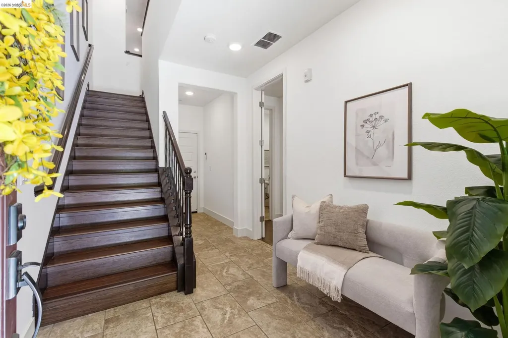 475 Mitchell Avenue Alameda CA 94501