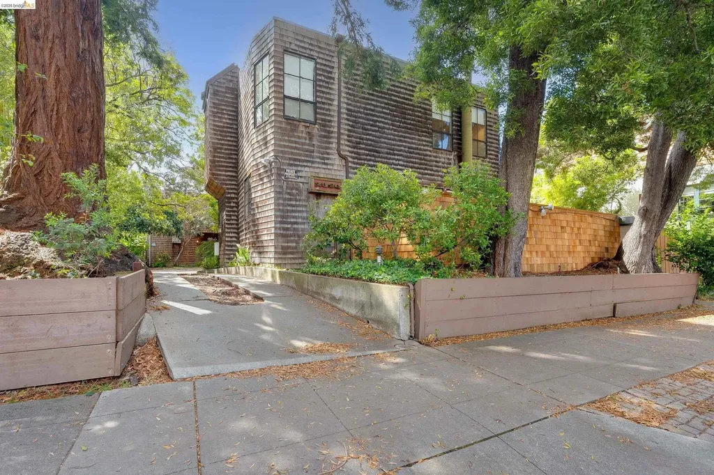 Berkeley CA, 2316 Blake Street, Unit A