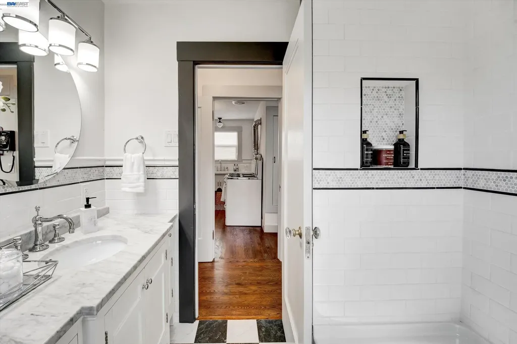 4241 Suter Street Oakland CA 94619