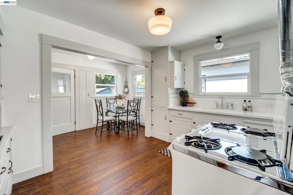 4241 Suter Street Oakland CA 94619