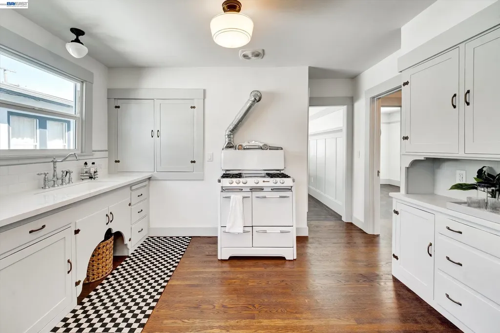 4241 Suter Street Oakland CA 94619