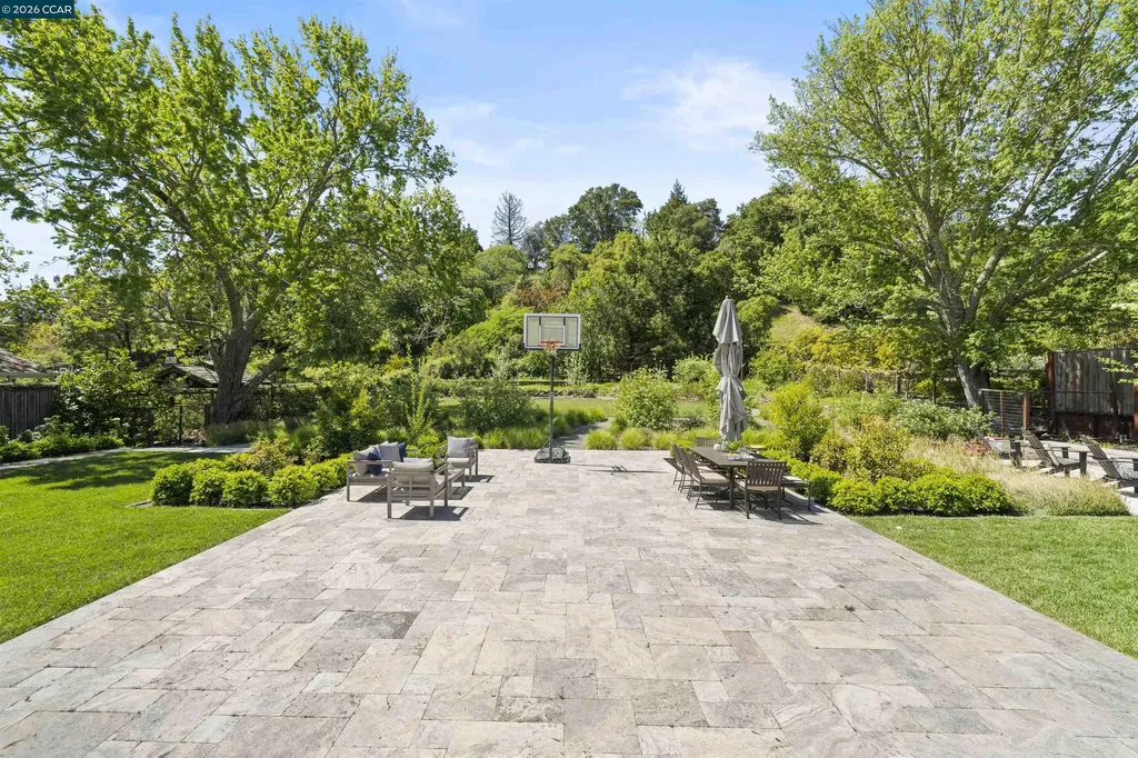 246 Overhill Road Orinda CA 94563