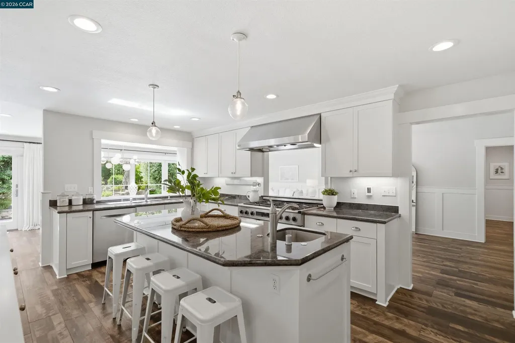 246 Overhill Road Orinda CA 94563