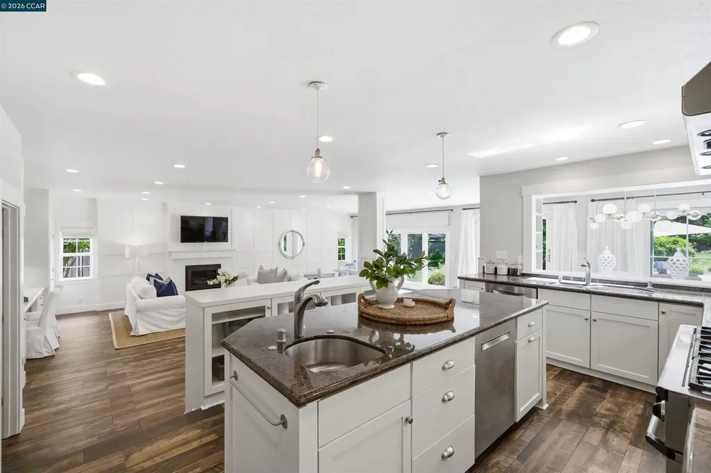 246 Overhill Road Orinda CA 94563
