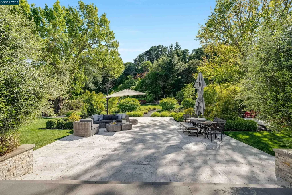 246 Overhill Road Orinda CA 94563