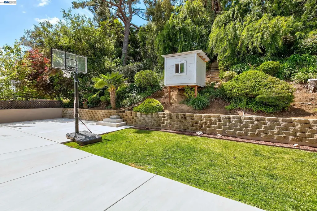 5800 Cold Water Drive Castro Valley CA 94552