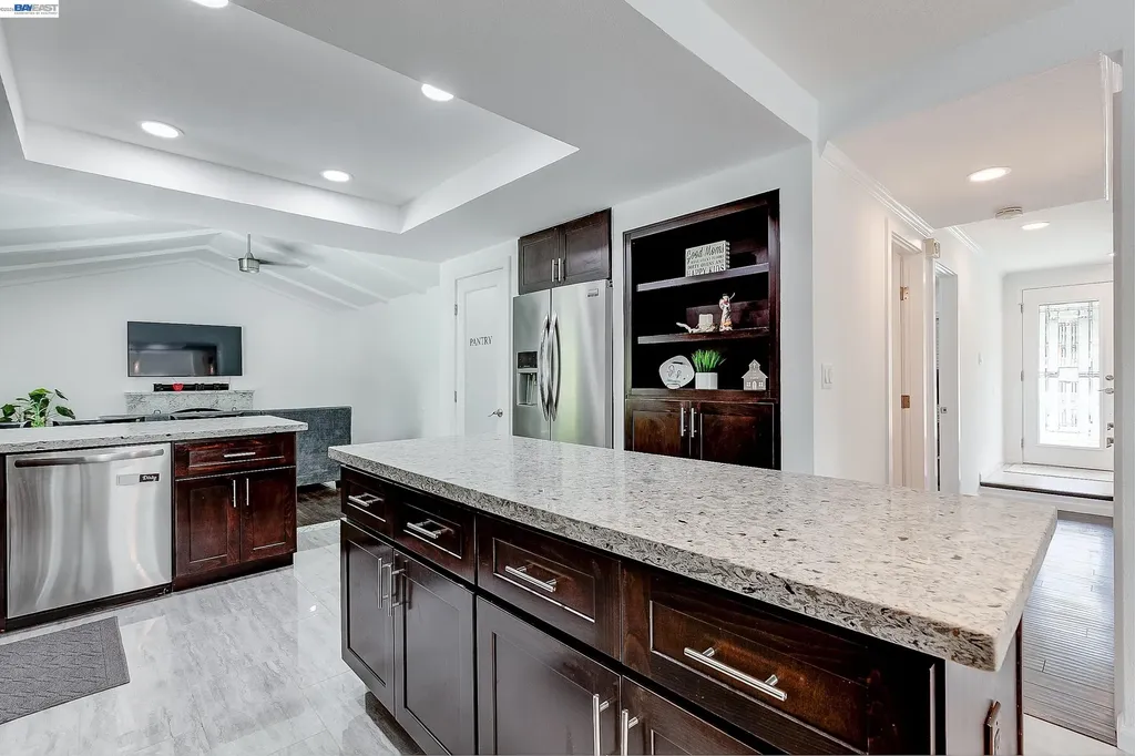 5800 Cold Water Drive Castro Valley CA 94552