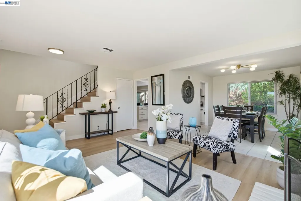27966 El Portal Drive Hayward CA 94542