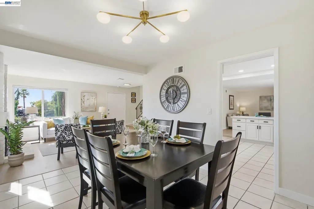 27966 El Portal Drive Hayward CA 94542