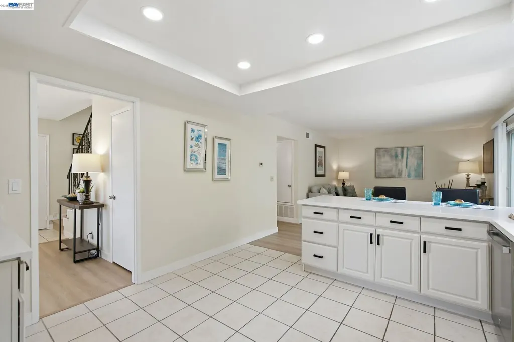 27966 El Portal Drive Hayward CA 94542