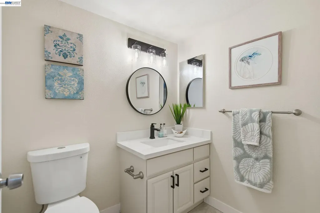 27966 El Portal Drive Hayward CA 94542
