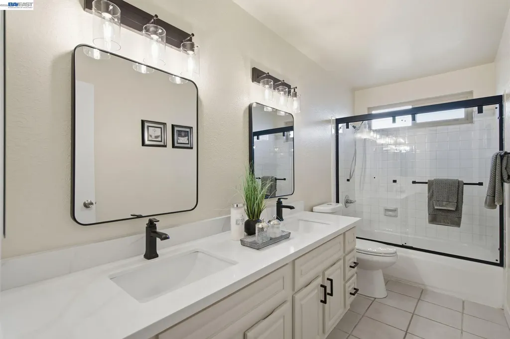 27966 El Portal Drive Hayward CA 94542