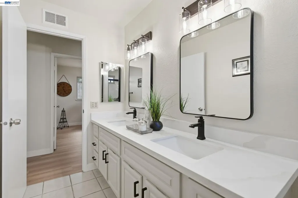 27966 El Portal Drive Hayward CA 94542