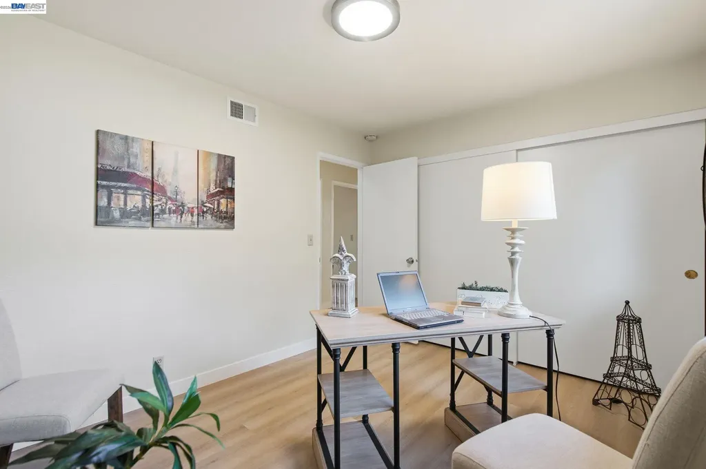 27966 El Portal Drive Hayward CA 94542