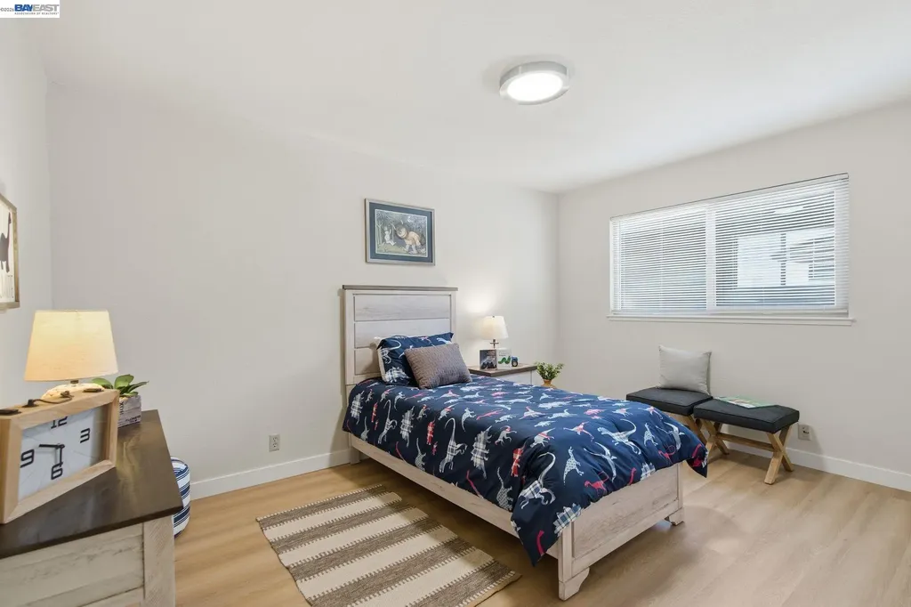 27966 El Portal Drive Hayward CA 94542