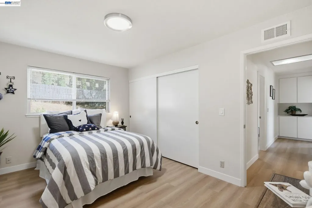 27966 El Portal Drive Hayward CA 94542