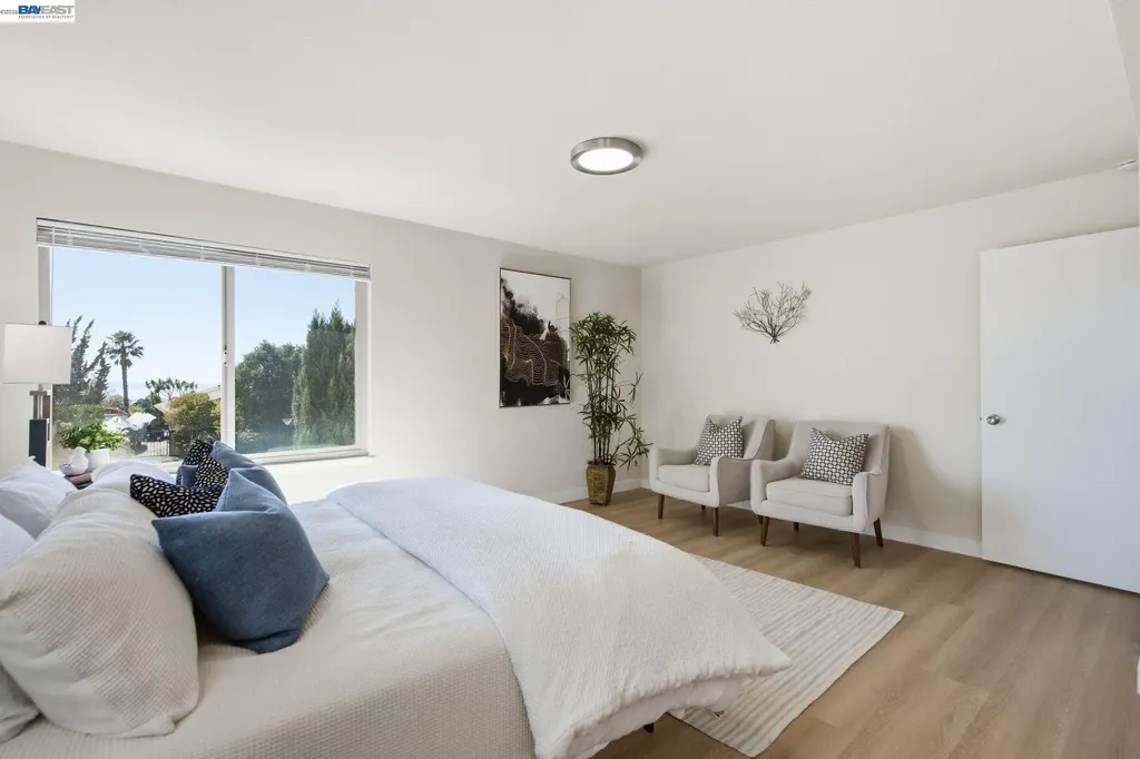 27966 El Portal Drive Hayward CA 94542
