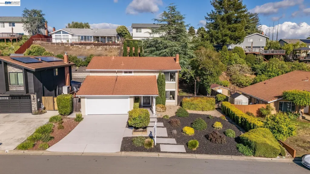 27966 El Portal Drive Hayward CA 94542